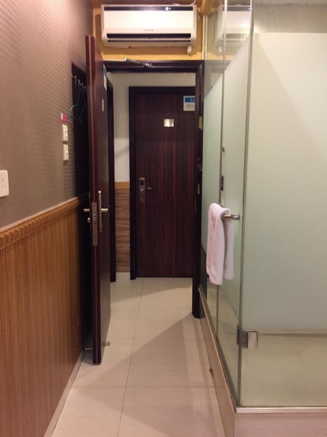 Hop Inn On Nathan Road Гонконг Экстерьер фото