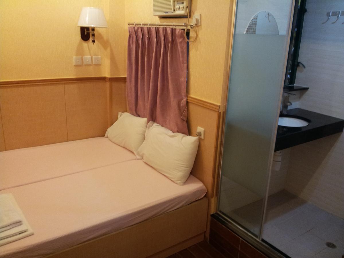 Hop Inn On Nathan Road Гонконг Экстерьер фото